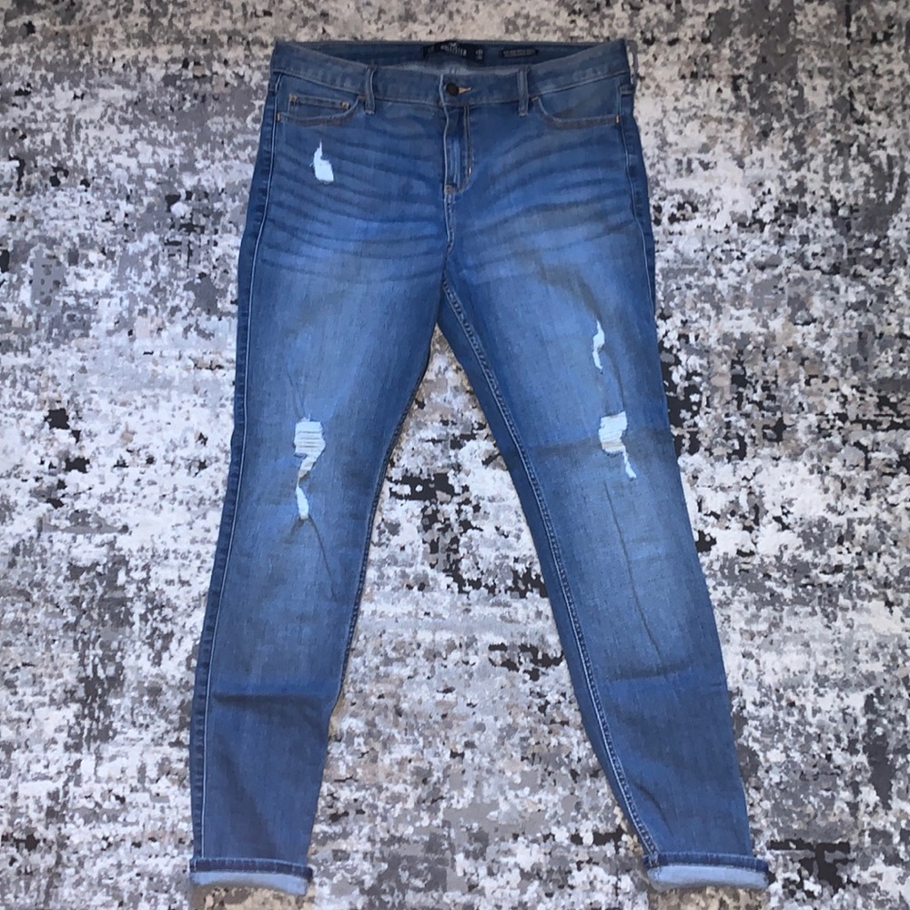BRAND NEW HOLLISTER JEANS